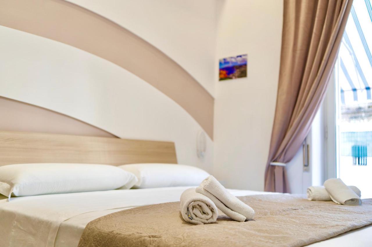 Bed and Breakfast Terrazza Garibaldi à Naples Extérieur photo